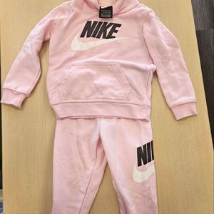 Toddler girl Nike set